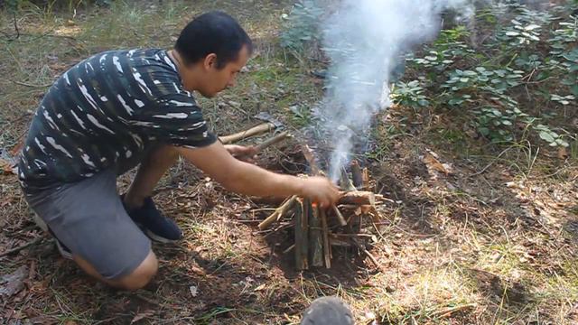 ПВД 2021. Новый лес, новая стоянка. Обустройство стоянки. Single trip trave. SOLO BUSHCRAFT CAMP. смотреть онлайн