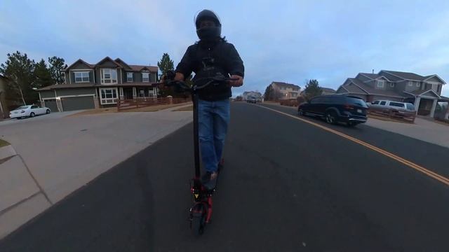 40 MPH Electric Scooter - Varla Eagle One Initial Review and Unboxing 2021 смотреть онлайн