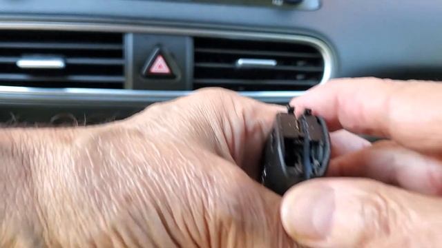 How to replace the battery in the post 2020 Hyundai key fob. смотреть онлайн