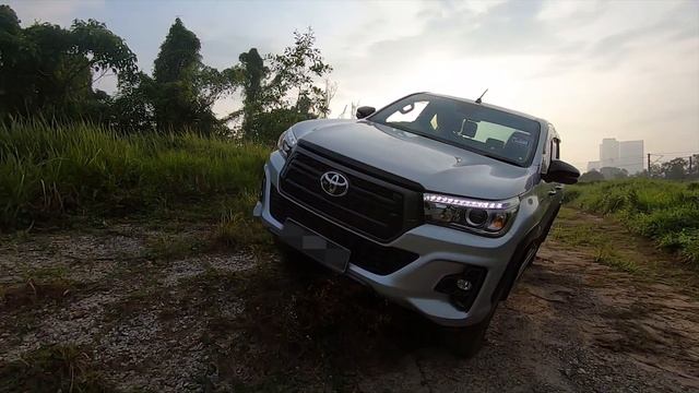 Hilux 4x4 Off Road Water & Mud Extreme Challenge Drive 2020 смотреть онлайн