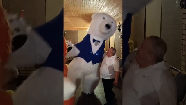 Танцы? юбиляр не Ожидал такого-то на свой праздник! #status#story#деньрождения#танцы#семья#спб