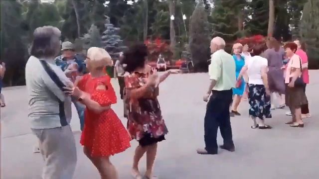 А ЛЕТО ЦВЕТА СОЛНЦА!!!КРАСИВОЕ !!! смотреть онлайн