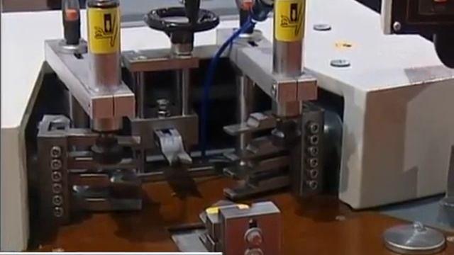 HEGSAN H-800 Углообжимной станок для алюминиевого профиля смотреть онлайн