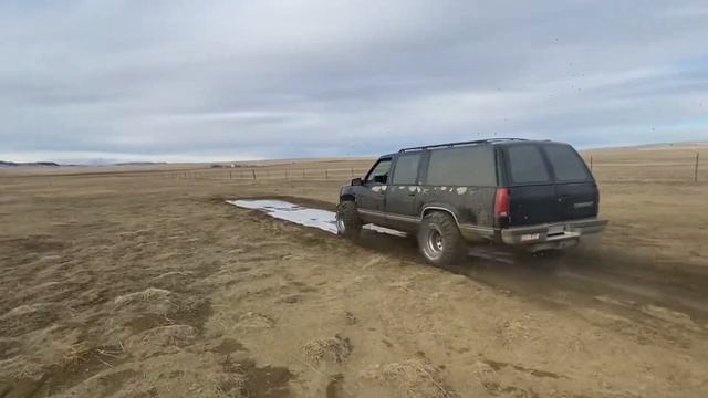 I bought a 1992 Chevy Suburban and its awesome. смотреть онлайн