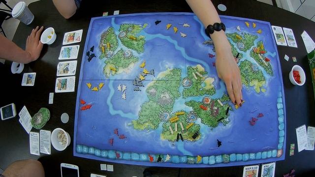 Играем в настольную игру - Urland смотреть онлайн