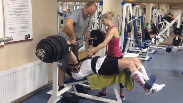 Тахтаров Владислав. Дожим лежа под наклоном в BenchDaddy Monster, 270кг!!! С/в 95кг. смотреть онлайн