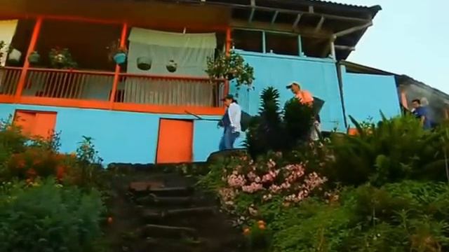 TOMANDO LICORES SONIA Y CARLOS смотреть онлайн
