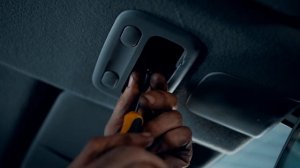 Замена лампочки в салоне Nissan