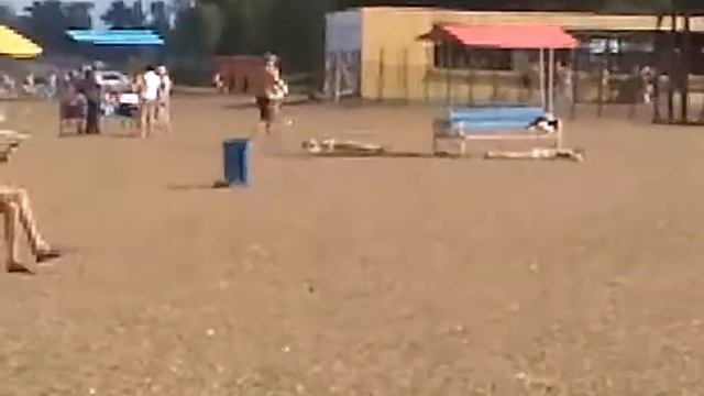 Загорают на пляже Солнечный Уфа смотреть онлайн