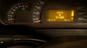 Мерседес бенц w203 c240 Проверить уровень масла в двигателе и акпп