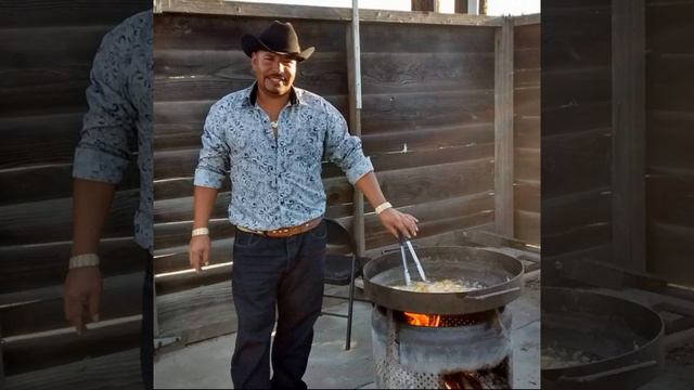 EN EL PUEBLITO DE PLENBIO ALLI VIVE MI PRIMO DANIEL LEMUS ASI DICE ESTE CORRIDO DE FELIX LUPIAN смотреть онлайн