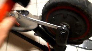 Особенность!!! как снять переднее колесо у Xiaomi m365/pro/pro2