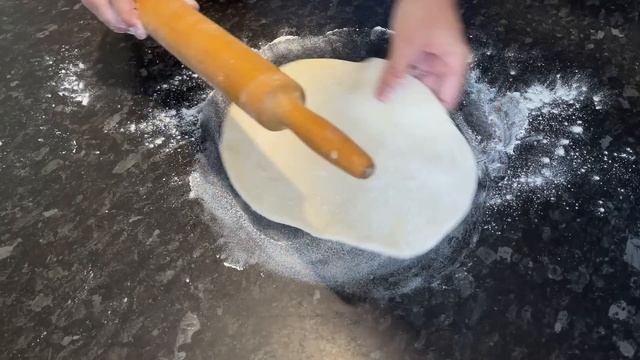 Неймовірні українські ВАРЕНИКИ з ВИШНЕЮ на заварному тісті? СМАЧНО для всієї родини із Глінською? смотреть онлайн