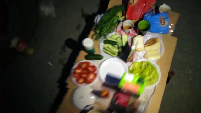Знакомства с ребятами и вечерний ужин дальнобойщиков смотреть онлайн