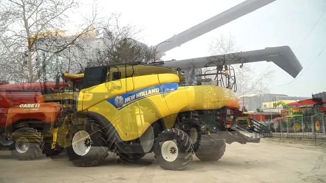 New Holland CR 9080 - употребяван, хедер 9.15 м. смотреть онлайн