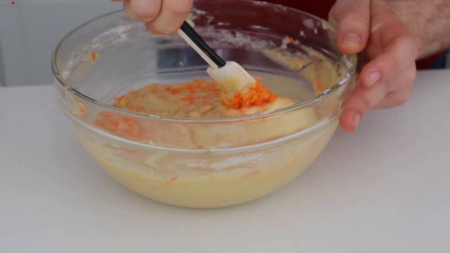 Arnak & Arqa Make Carrot Cake - Heghineh Cooking Show смотреть онлайн