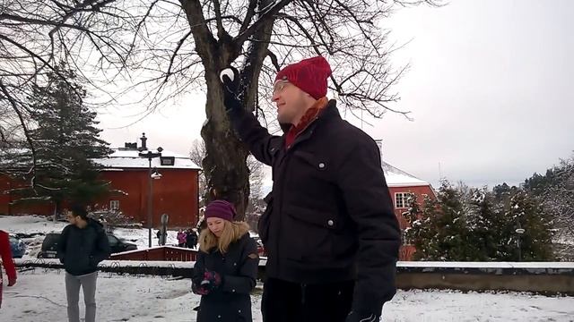 Snow War in by Helmi Guides смотреть онлайн