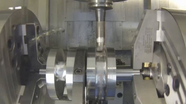 Komplettbearbeitung 2-Zylinder Kurbelwellen-Demonstrator смотреть онлайн
