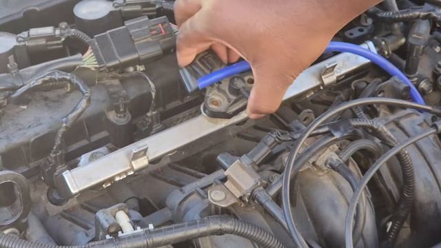 Check Engine Light code-P0183 & P0193 - Fix for a 2005 Ford Focus смотреть онлайн