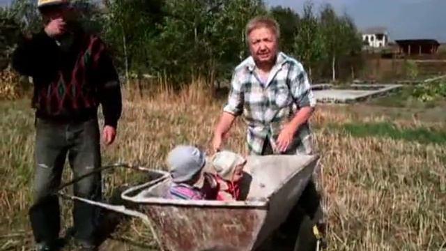 На даче. Развлечение. Вкусняшки смотреть онлайн