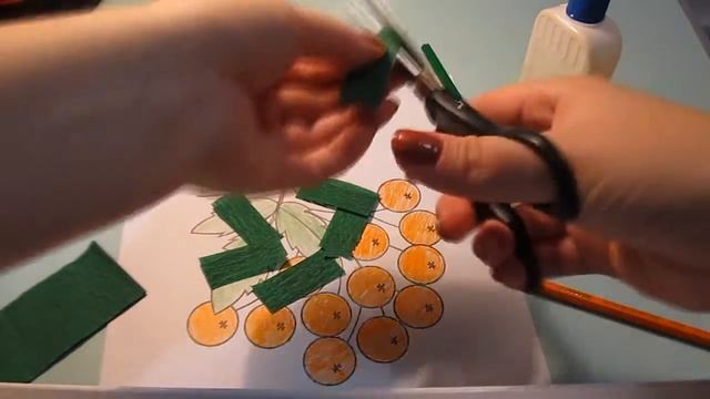Осеняя поделка для малышей "Рябина" развивающая мелкую моторику пальчиков смотреть онлайн