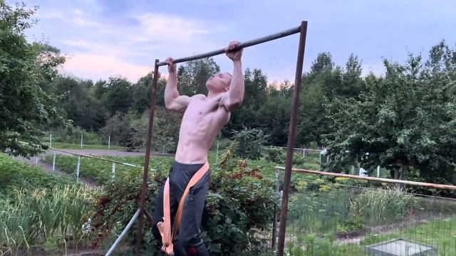 Как накачаться при помощи турника подтягивания с гирей 16кг смотреть онлайн