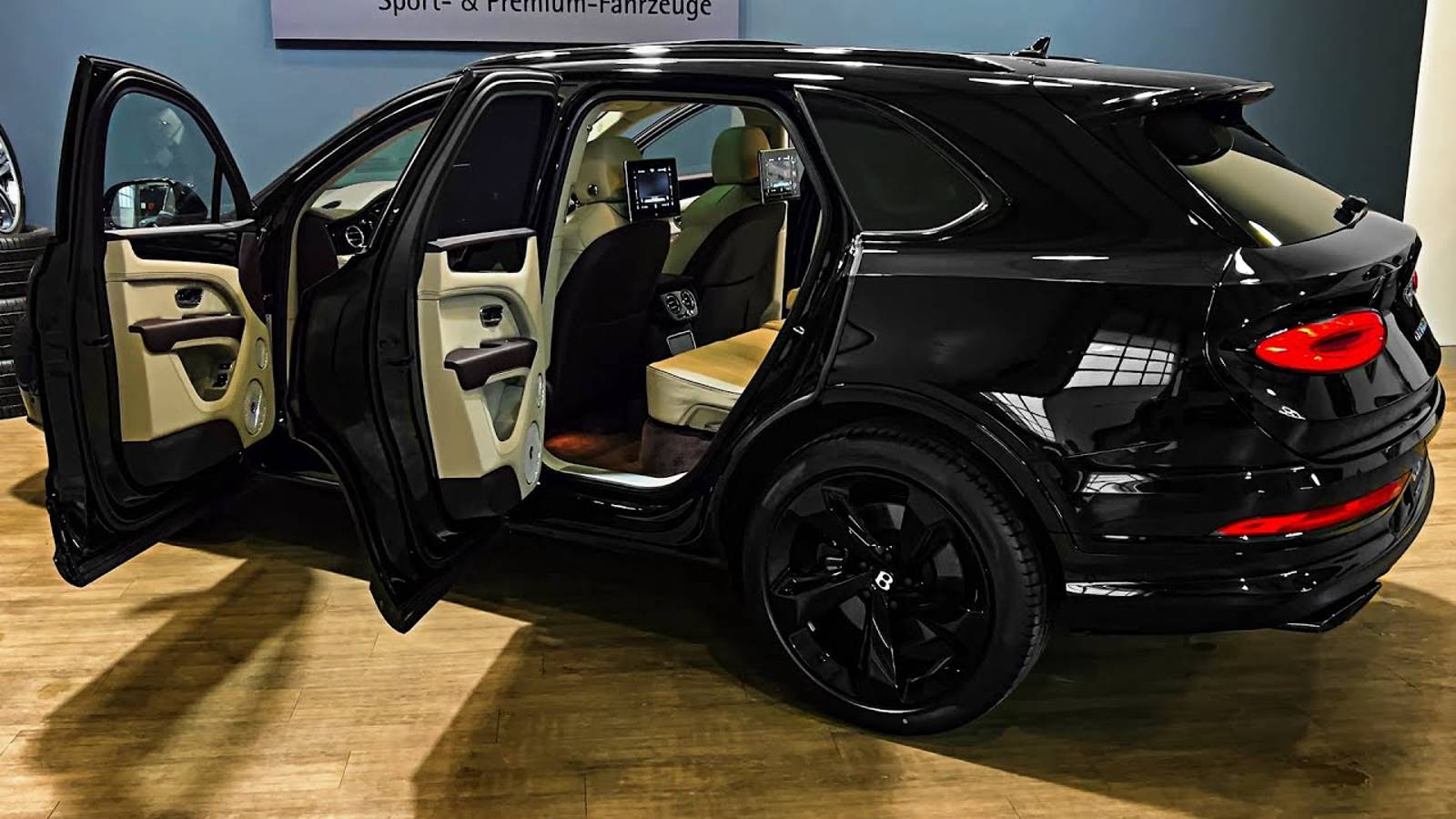 Bentley Bentayga (2024) - Звук, интерьер и экстерьер. смотреть онлайн