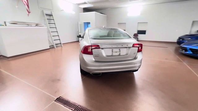 2015 Volvo S60 2.5 Premier+ AWD смотреть онлайн