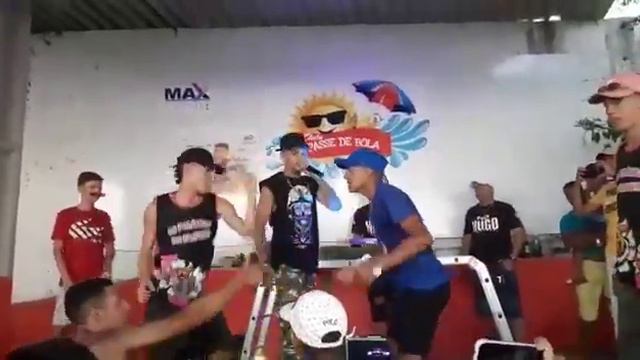 Chamaa bb duelo de passinho🍃.. смотреть онлайн