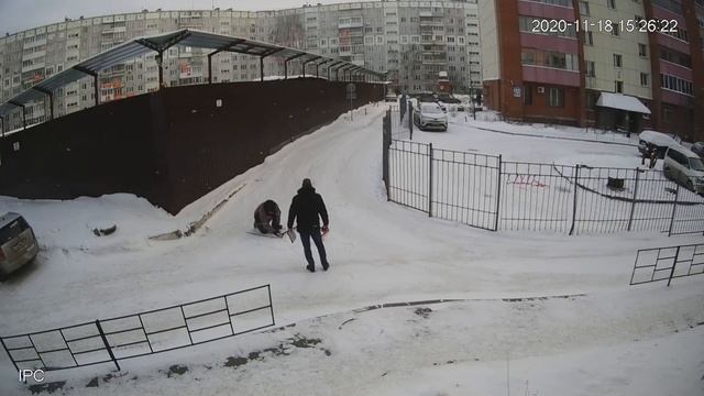 Незаконный демонтаж ограждающего устройства | #красноярская132 смотреть онлайн