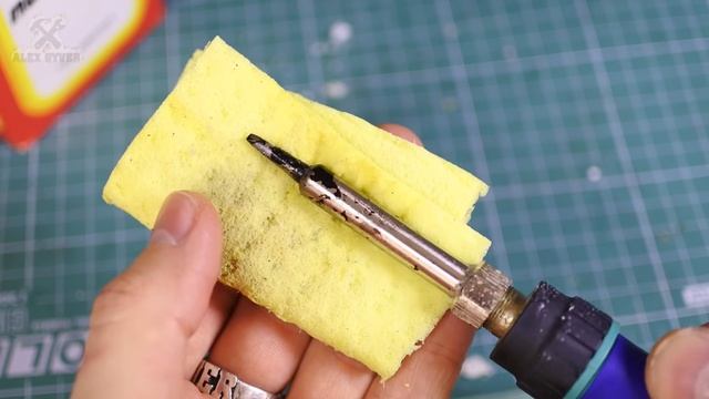 Как очистить и залудить жало паяльника смотреть онлайн