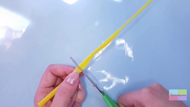 Шевелится как настоящая! Гусеничка из соломинки своими руками / DIY смотреть онлайн