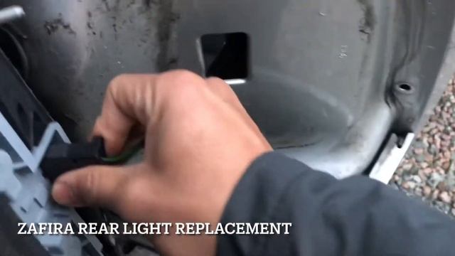 Replacing Zafira rear light смотреть онлайн