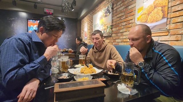 Южная Корея. Самая адская работа в Южной Корее. Куда не надо идти работать. смотреть онлайн