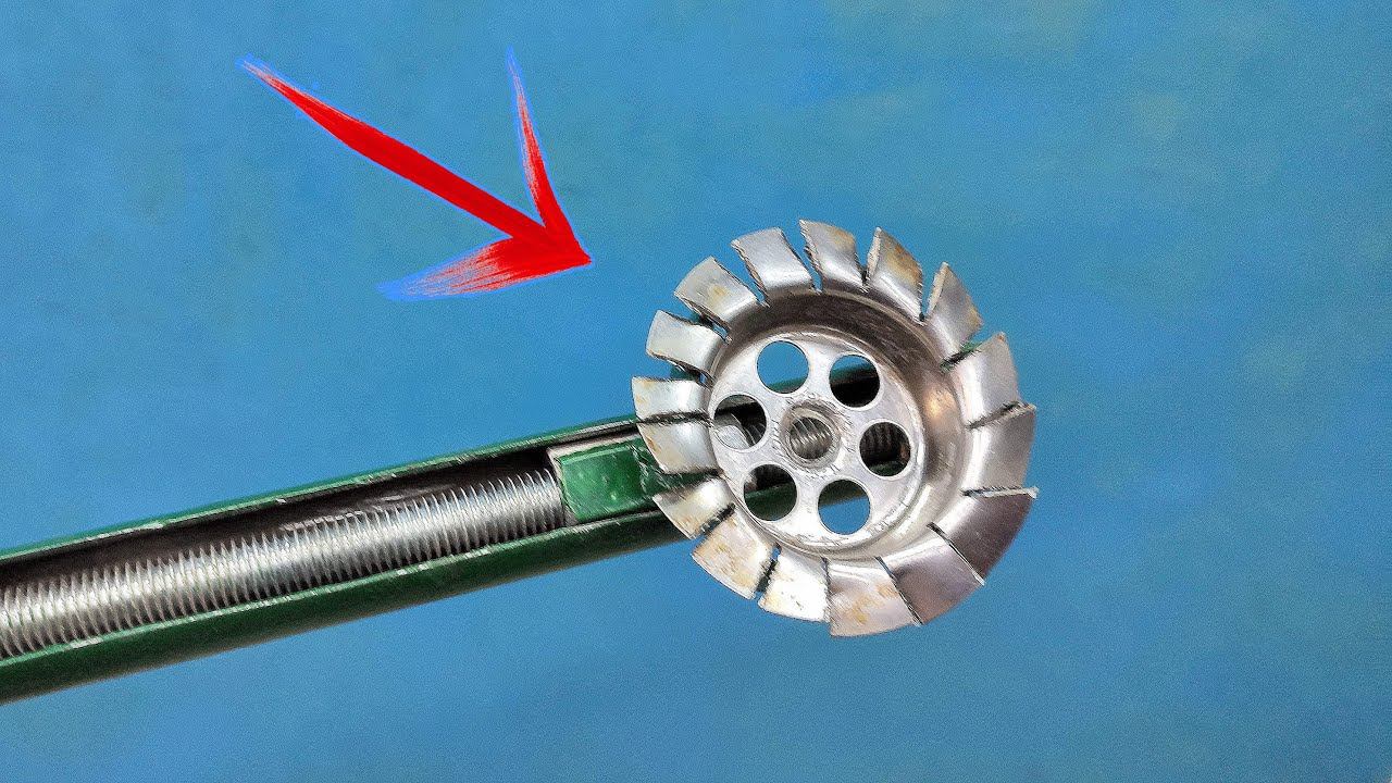 Удивительное изобретение из подручных материалов! смотреть онлайн