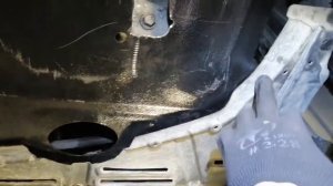 Установка защиты картера двигателя на ниссан нв 200.