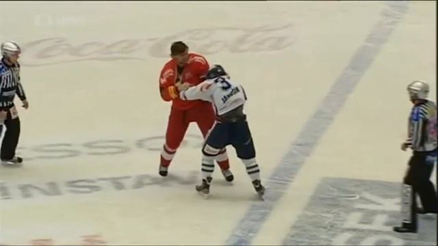Bortnak vs Prospal, Janosik vs Hanzal fight (Czech Extraliga) смотреть онлайн