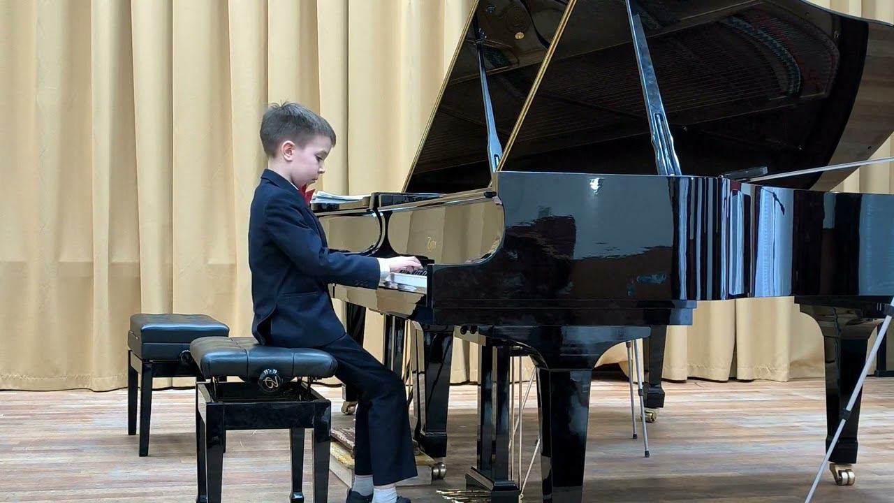 3. А. Гедике - "Танец". Исп. Соловьёв Григорий (1 класс) смотреть онлайн