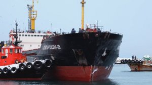 Сухогруз «Капитан Сосенков», порт Холмск