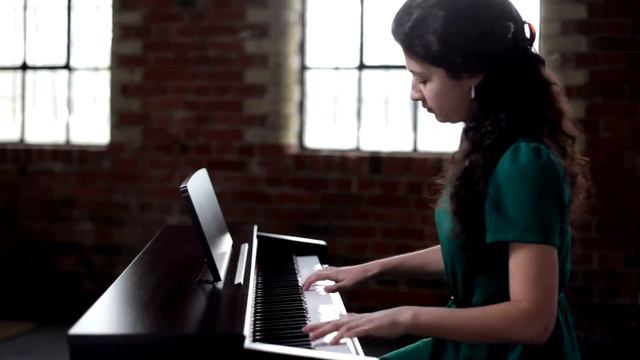 Yamaha YDP 103 (české titulky) смотреть онлайн