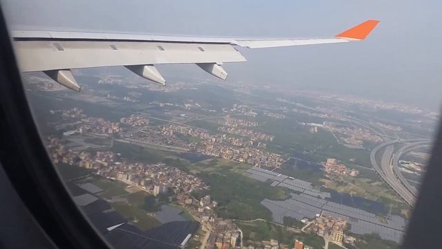 Landing at Guangzhou Airport (China). смотреть онлайн