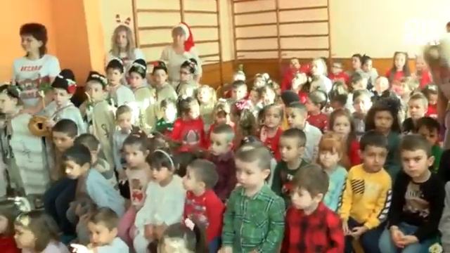 Дядо Коледа от Горна Оряховица помага на бедстващите след наводненията в Карлово смотреть онлайн