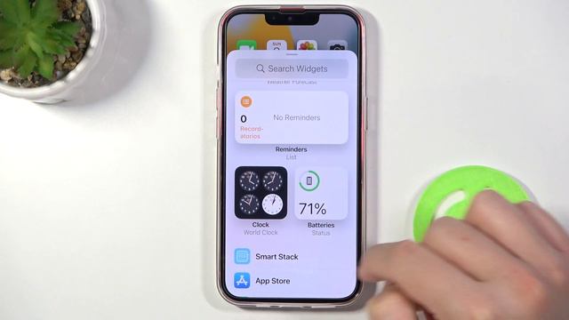 How to Add/Remove Widgets on iPhone 13 Home Screen смотреть онлайн