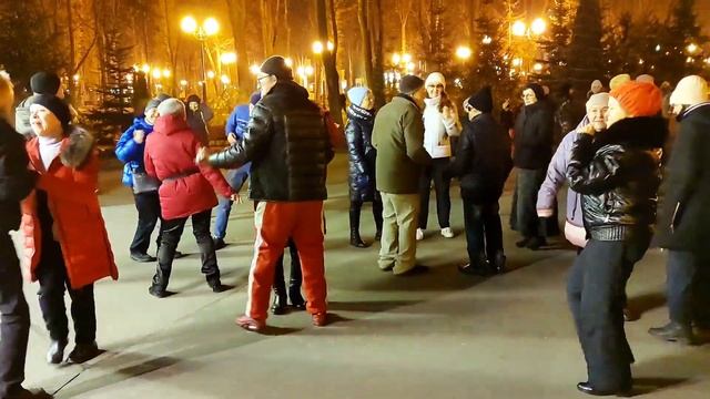 Липа липонька Танцы в парке Горького Харьков Декабрь 2021 смотреть онлайн