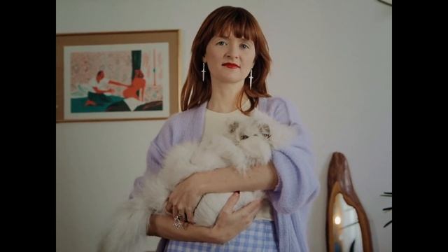 Inside Amélie Pichard's Parisian apartment | Une Fille, Un Style | Vogue Paris смотреть онлайн