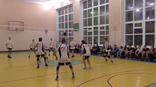 Первенство по волейболу - Школа №7 vs. ВСШ смотреть онлайн