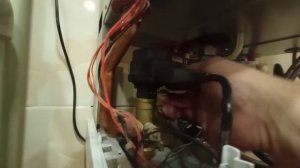 VIESSMANN Vitopend 100 ремонт трехходового клапана и замена насоса.