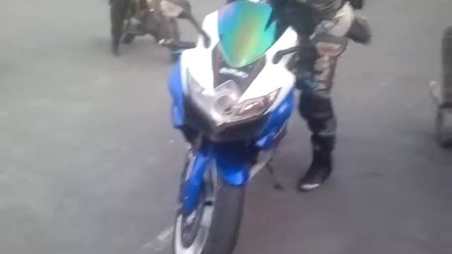 встреча с мотоциклистами смотреть онлайн