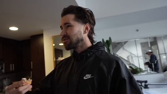 I Took Lana And Milo On A Shopping Spree | The Night Shift смотреть онлайн
