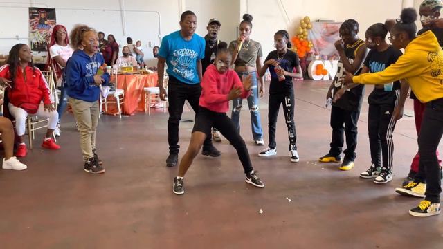 Bro & Sis vs The Sisters I FOLLOW @TOMMYTHECLOWN ON INSTAGRAM смотреть онлайн